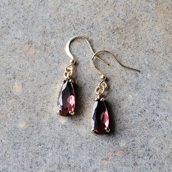 18k Gold Garnet Stone Earrings - Picture 2 of 6